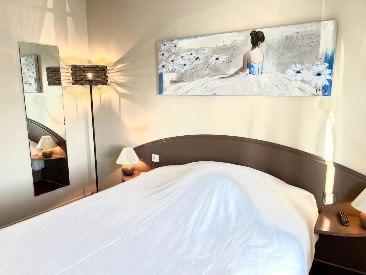 Isbergues Hotel - Restaurant "Histoire De Bistrot" מראה חיצוני תמונה